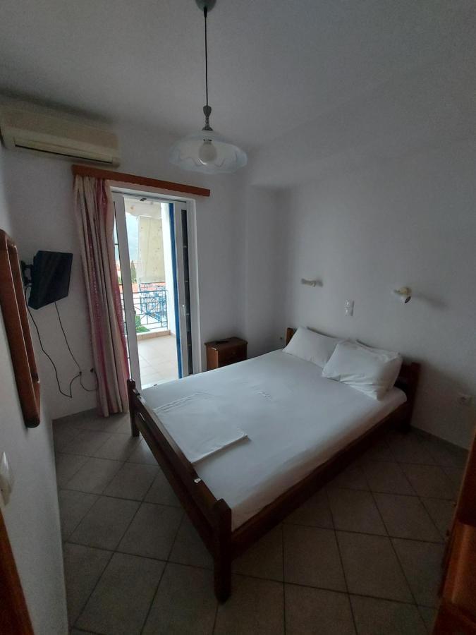 Matina Apartments Tyros 外观 照片