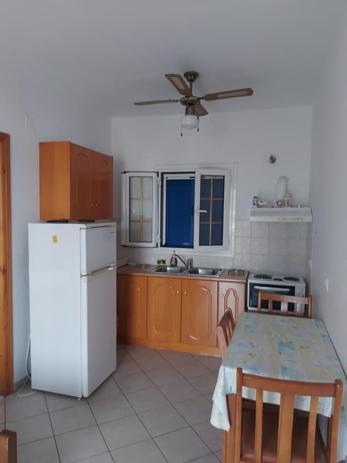 Matina Apartments Tyros 外观 照片