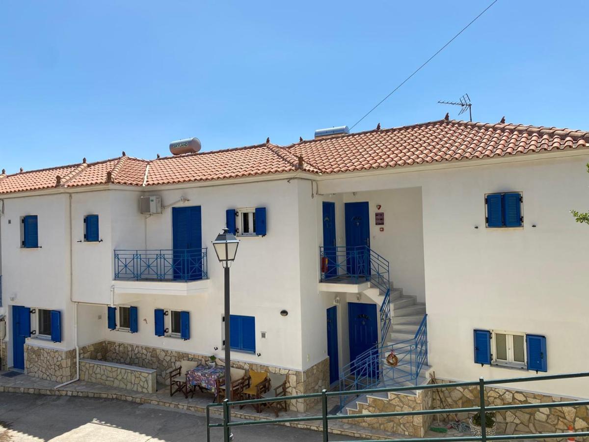 Matina Apartments Tyros 外观 照片